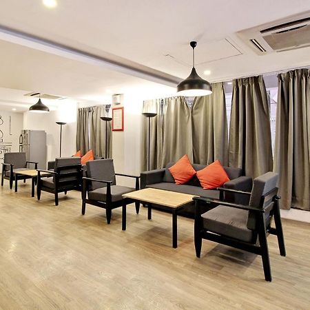 Oyo Townhouse 9 Hitech City Hyderabad Esterno foto