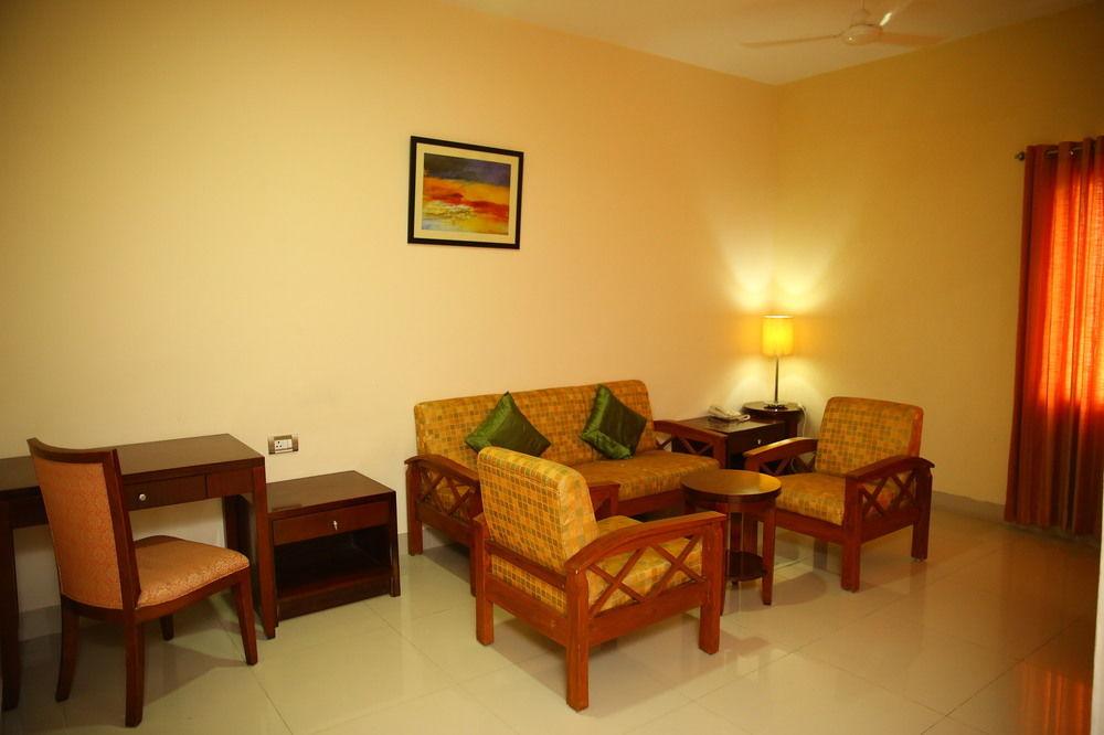Oyo Townhouse 9 Hitech City Hyderabad Esterno foto