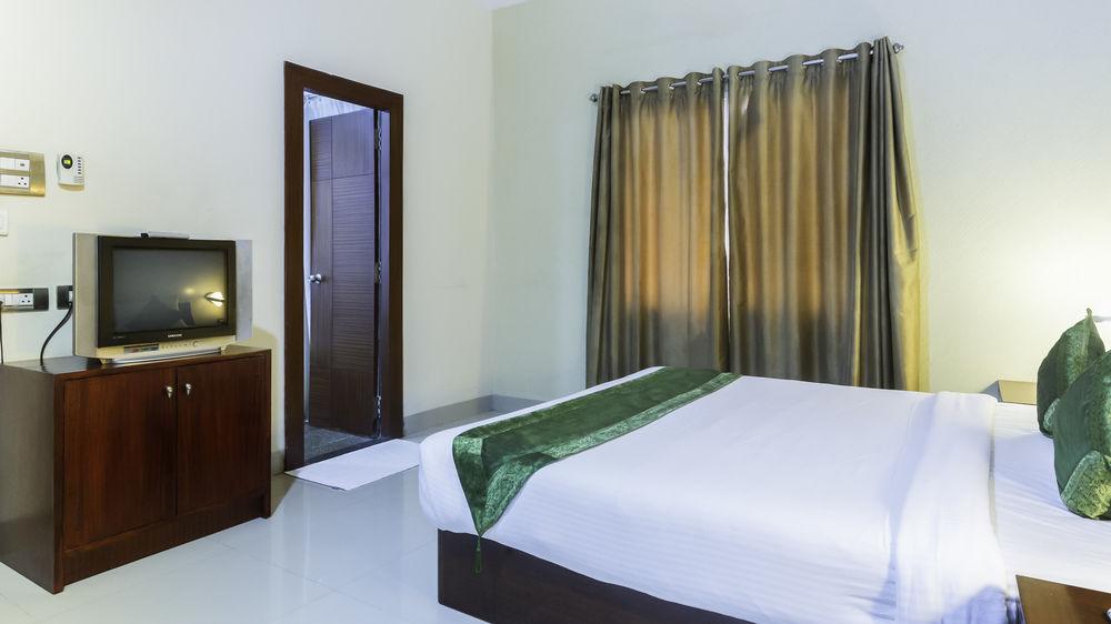 Oyo Townhouse 9 Hitech City Hyderabad Esterno foto