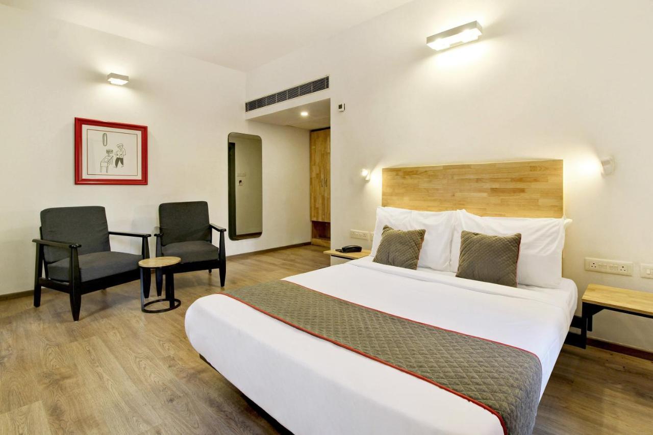 Oyo Townhouse 9 Hitech City Hyderabad Esterno foto
