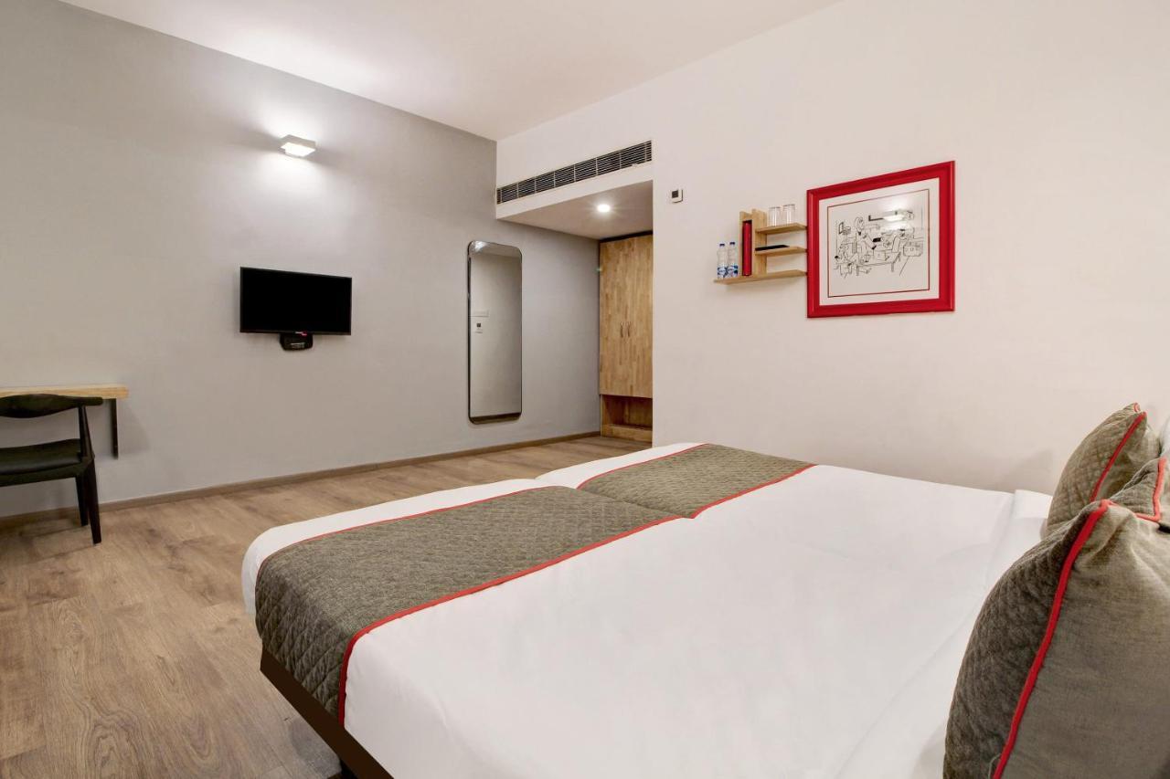 Oyo Townhouse 9 Hitech City Hyderabad Esterno foto