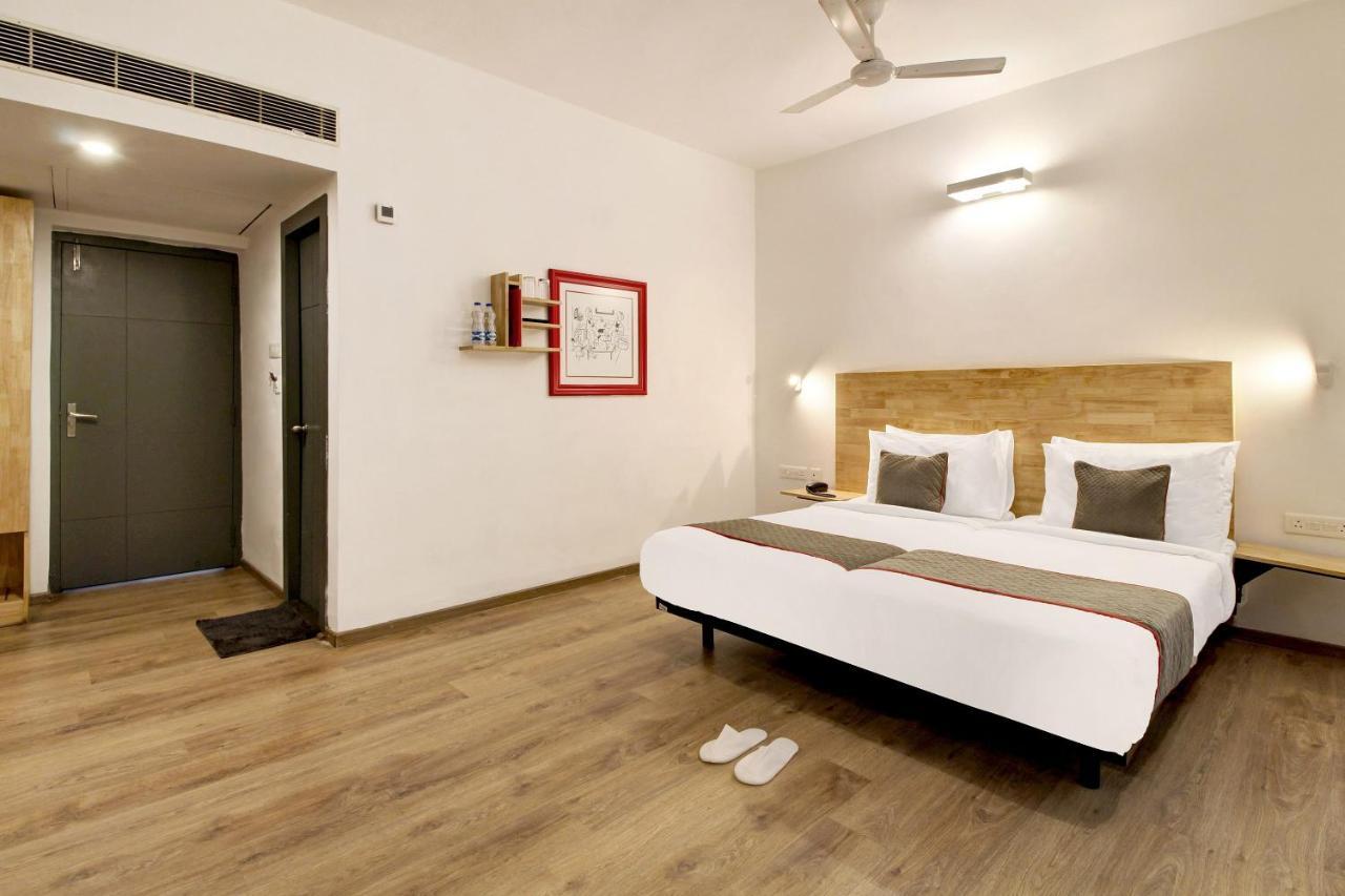 Oyo Townhouse 9 Hitech City Hyderabad Esterno foto