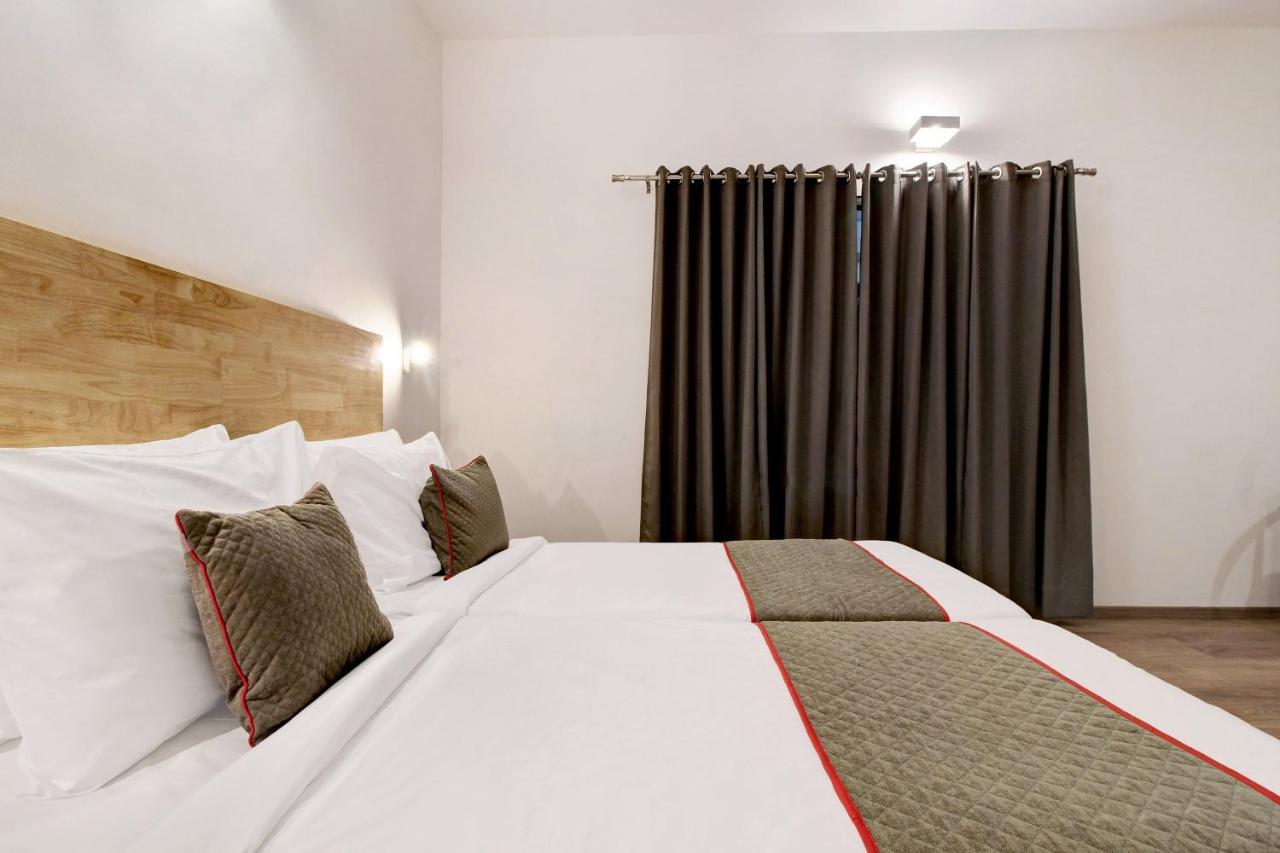 Oyo Townhouse 9 Hitech City Hyderabad Esterno foto