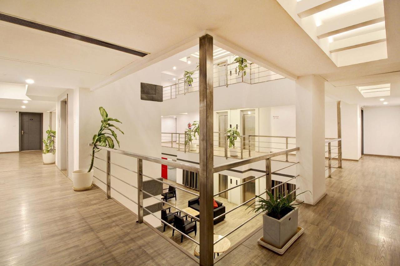 Oyo Townhouse 9 Hitech City Hyderabad Esterno foto