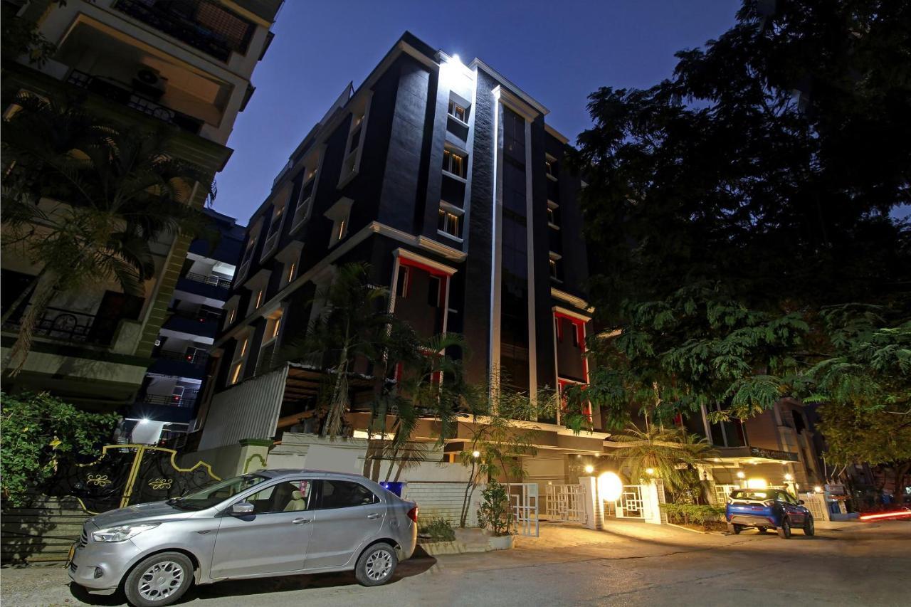 Oyo Townhouse 9 Hitech City Hyderabad Esterno foto